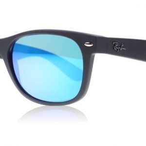 Ray-Ban 2132 Wayfarer 2132 62217 Matta musta Aurinkolasit