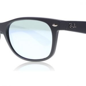 Ray-Ban 2132 Wayfarer 2132 622/30 Matta musta Aurinkolasit